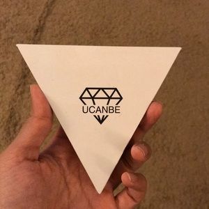 UCANBE Holographic Palette dupe for Kat Von D